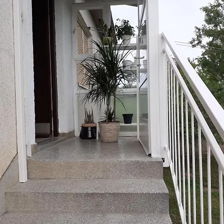 House Jan,pula