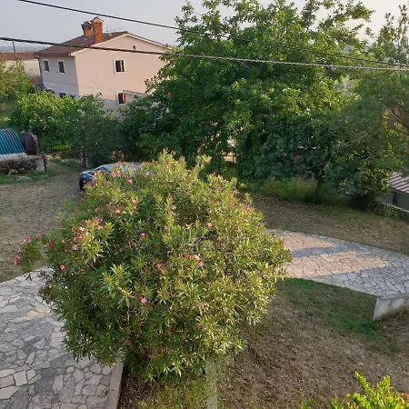 House Jan,pula